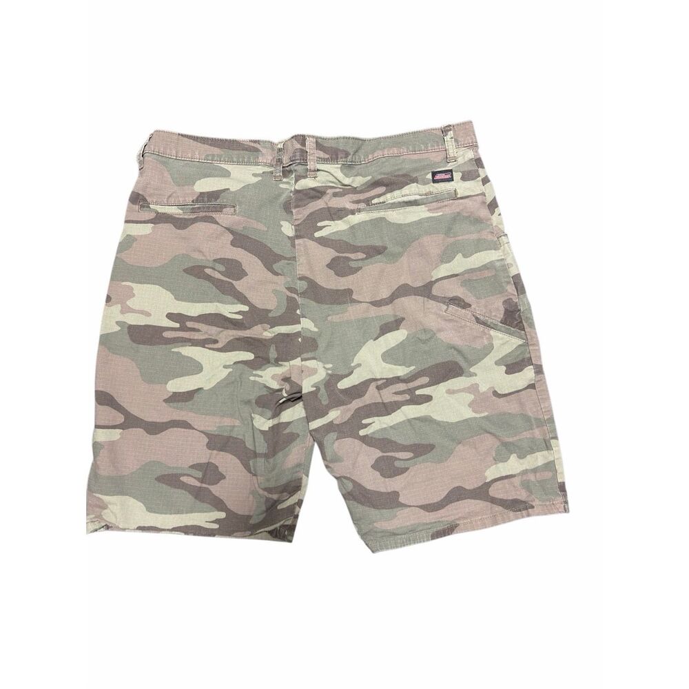 Dickies Relaxed Fit Lightweight Cotton Shorts Green Camo men’s Size 38 10" Insea - Picture 2 of 3